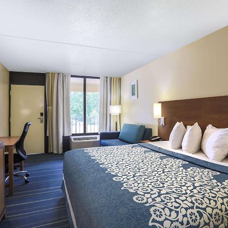 Days Inn By Wyndham Newark Wilmington Εξωτερικό φωτογραφία