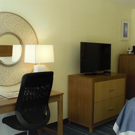 Days Inn By Wyndham Newark Wilmington Εξωτερικό φωτογραφία
