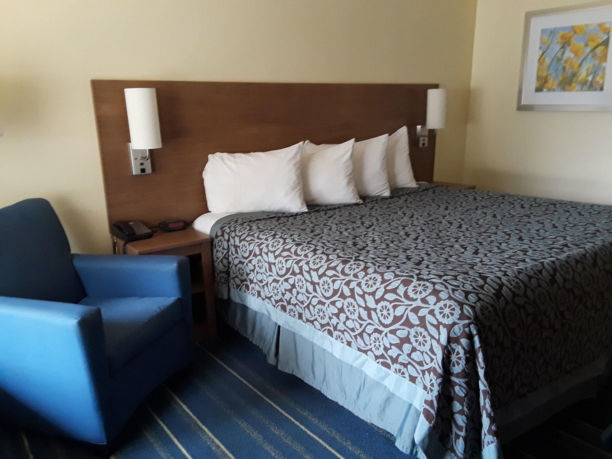 Days Inn By Wyndham Newark Wilmington Εξωτερικό φωτογραφία