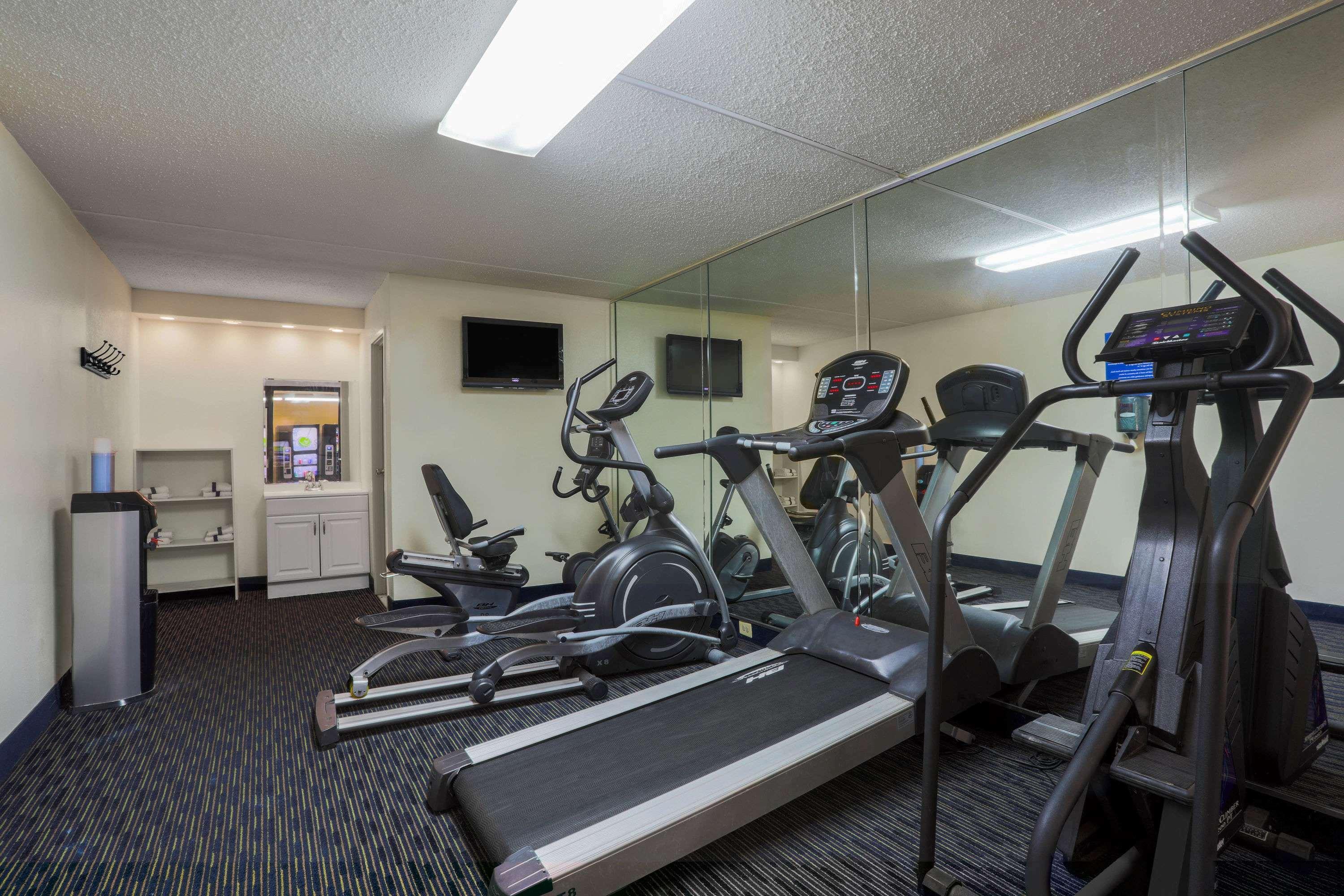Days Inn By Wyndham Newark Wilmington Εξωτερικό φωτογραφία