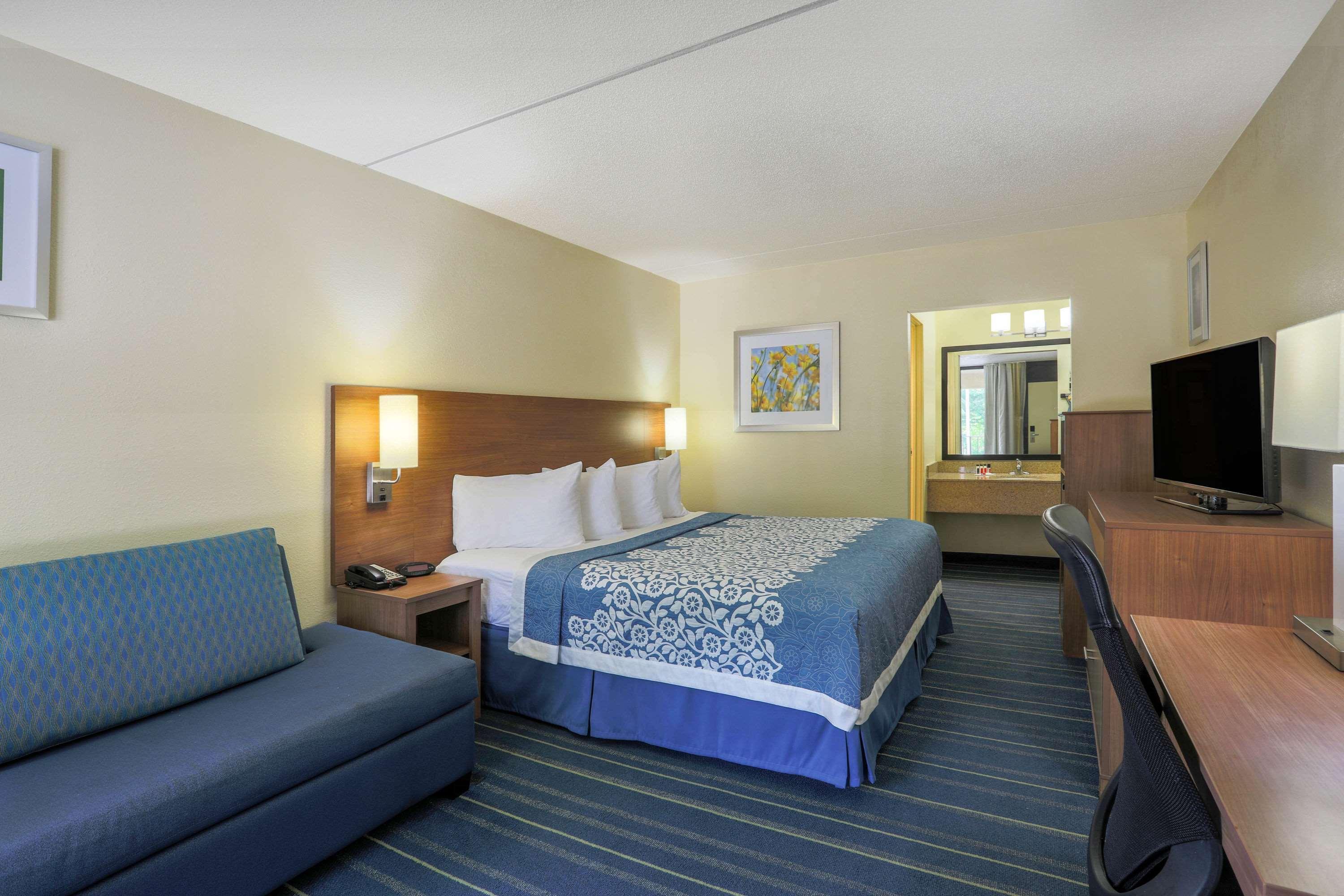 Days Inn By Wyndham Newark Wilmington Εξωτερικό φωτογραφία