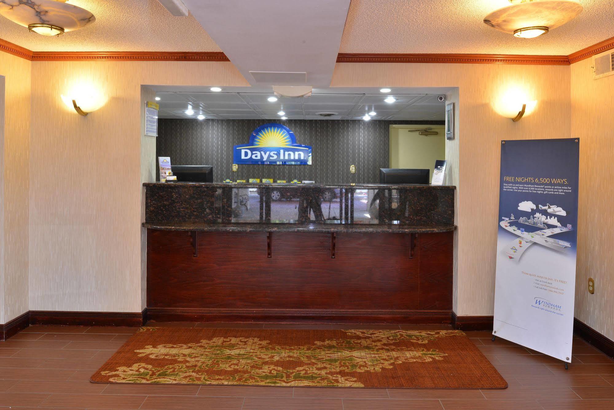 Days Inn By Wyndham Newark Wilmington Εξωτερικό φωτογραφία