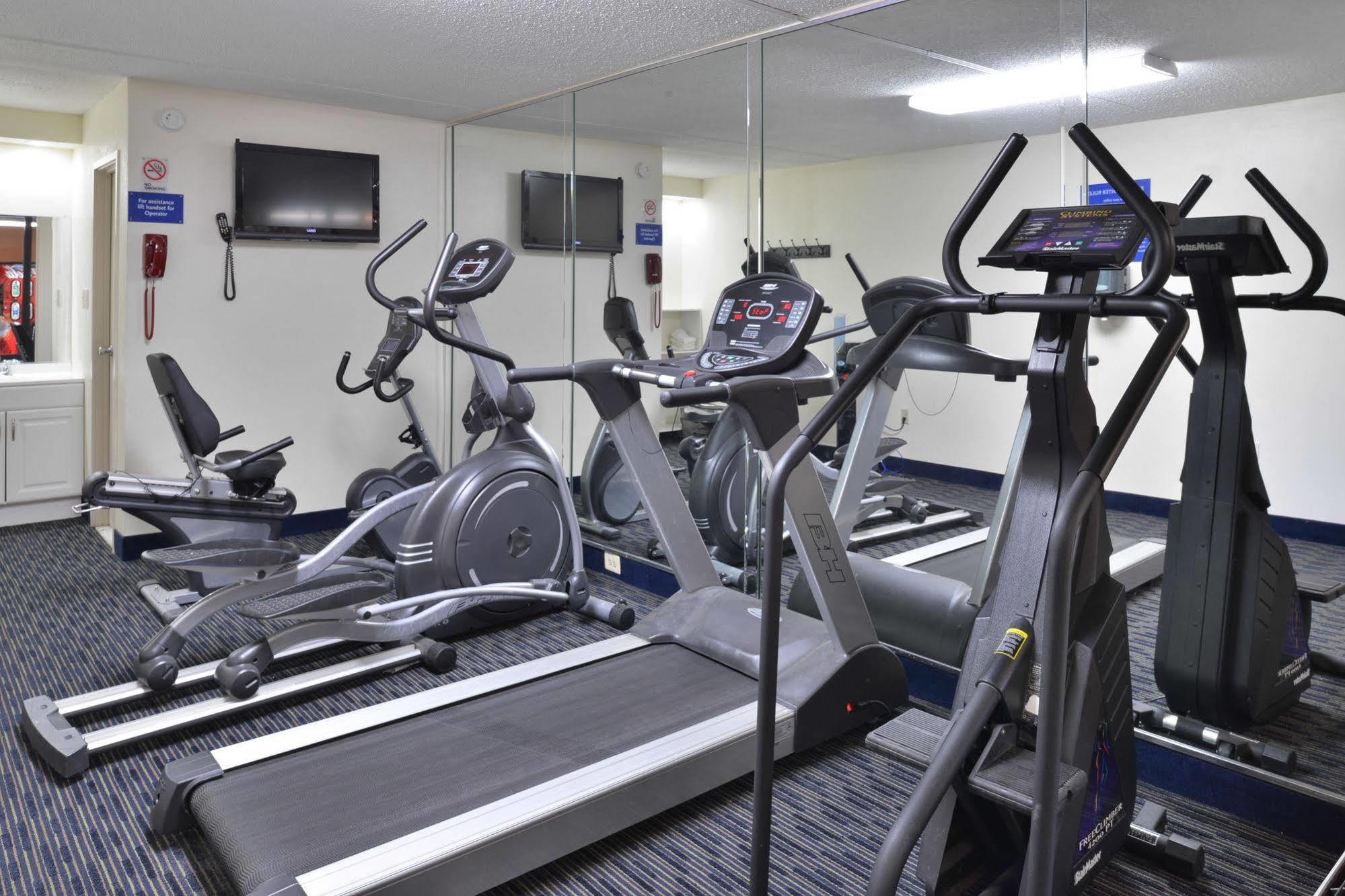 Days Inn By Wyndham Newark Wilmington Εξωτερικό φωτογραφία