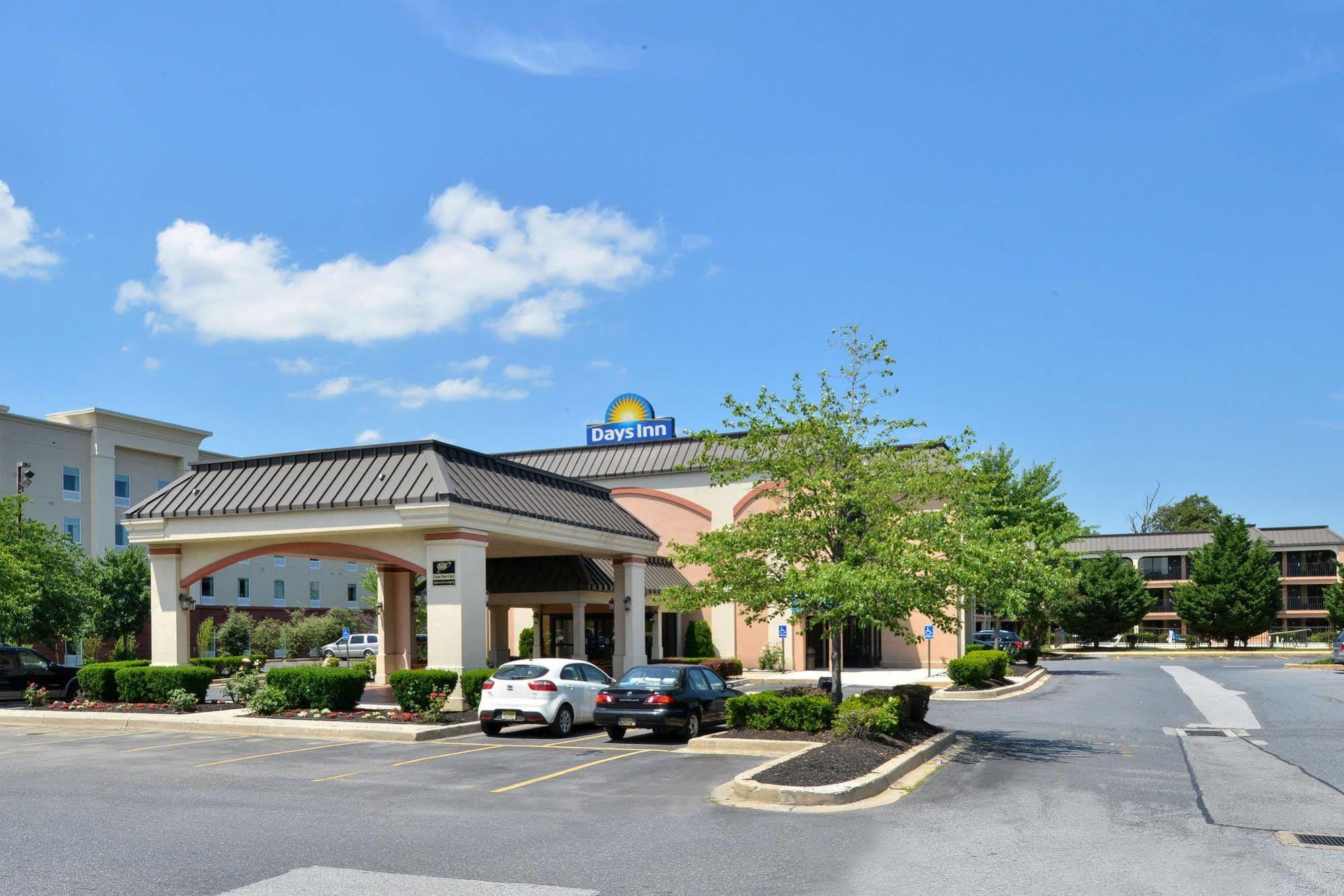 Days Inn By Wyndham Newark Wilmington Εξωτερικό φωτογραφία