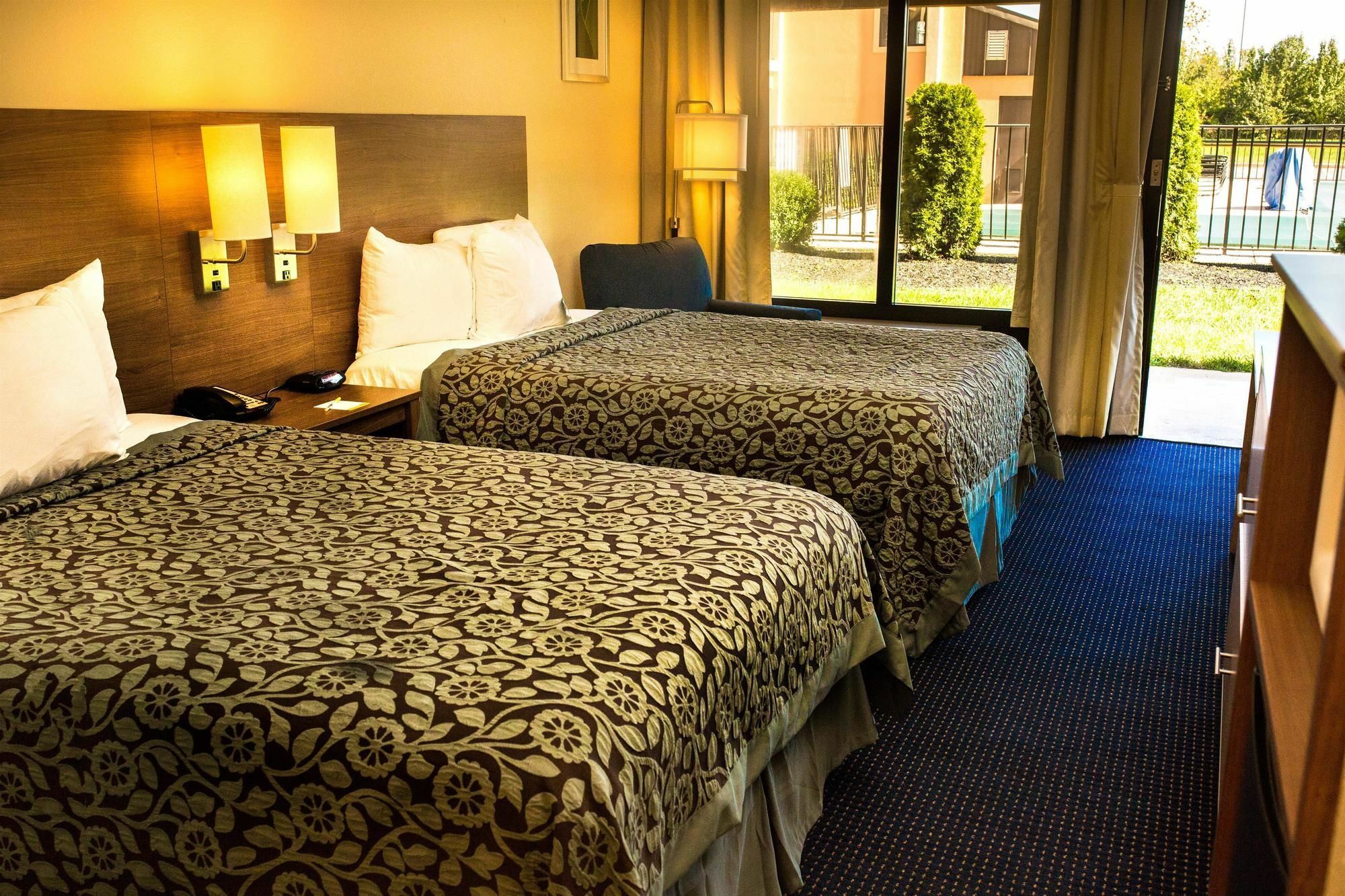 Days Inn By Wyndham Newark Wilmington Εξωτερικό φωτογραφία