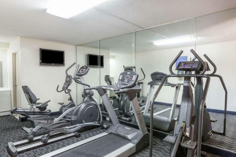 Days Inn By Wyndham Newark Wilmington Εξωτερικό φωτογραφία