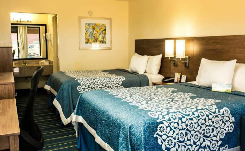 Days Inn By Wyndham Newark Wilmington Εξωτερικό φωτογραφία